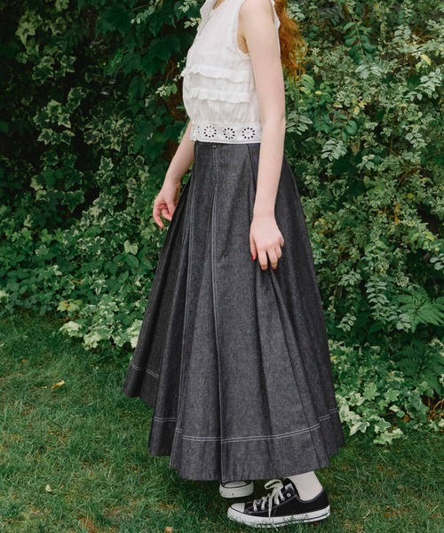 idem(イデム)の「made in Japan tuck denim skirt/日本製デニムスカート(デニムスカート・レディース・ブラック・SMALL/FREE)」の3枚目の写真