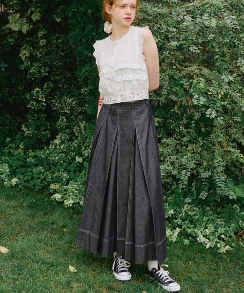 idem(イデム)の「made in Japan tuck denim skirt/日本製デニムスカート(デニムスカート・レディース・ブラック・SMALL/FREE)」の5枚目の写真