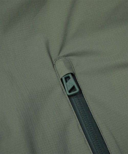 F/CE. （エフシーイー）の「F/CE. FT NEW COLLARLESS LONG COAT / エフシーイー FT ニューカラーレスロングコート（ダウンジャケット/コート・レディース・ブルー/セージグリーン/ブラック/オリーブ・SMALL）」の11枚目の写真