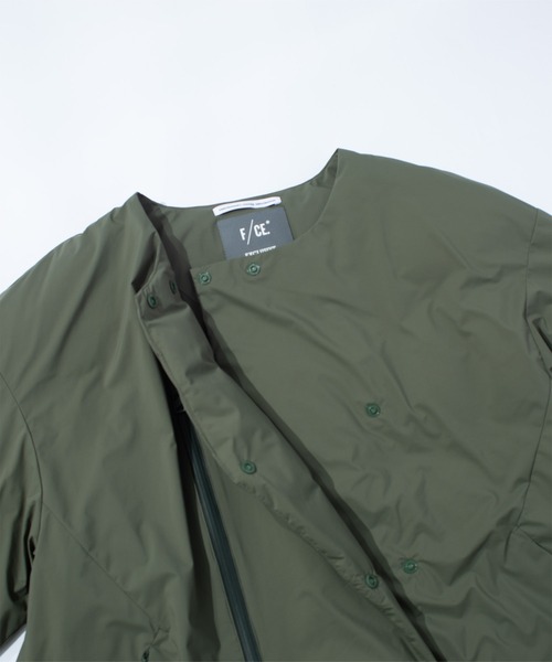 F/CE. （エフシーイー）の「F/CE. FT NEW COLLARLESS LONG COAT / エフシーイー FT ニューカラーレスロングコート（ダウンジャケット/コート・レディース・ブルー/セージグリーン/ブラック/オリーブ・SMALL）」の12枚目の写真