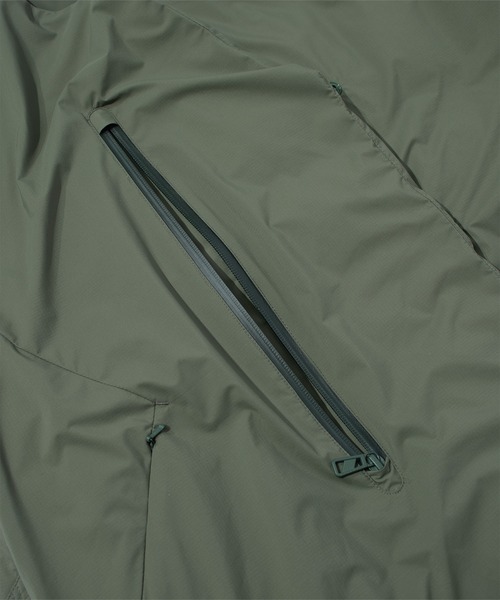 F/CE. （エフシーイー）の「F/CE. FT NEW COLLARLESS LONG COAT / エフシーイー FT ニューカラーレスロングコート（ダウンジャケット/コート・レディース・ブルー/セージグリーン/ブラック/オリーブ・SMALL）」の15枚目の写真