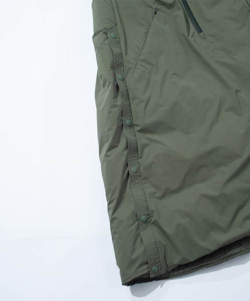 F/CE. （エフシーイー）の「F/CE. FT NEW COLLARLESS LONG COAT / エフシーイー FT ニューカラーレスロングコート（ダウンジャケット/コート・レディース・ブルー/セージグリーン/ブラック/オリーブ・SMALL）」の22枚目の写真