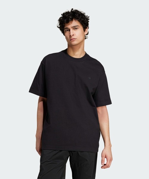 adidas（アディダス）の「プレミアム エッセンシャルズ Tシャツ