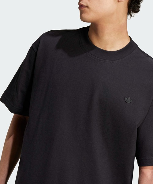 adidas（アディダス）の「プレミアム エッセンシャルズ Tシャツ
