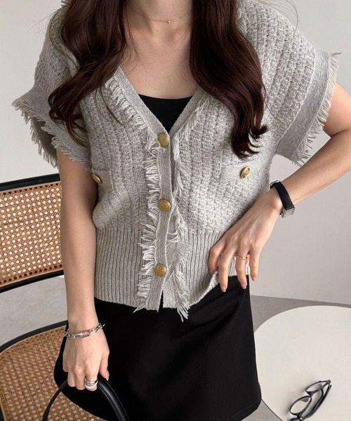 ツイードVネック金ボタンフリンジニットベスト（ベスト）｜andme