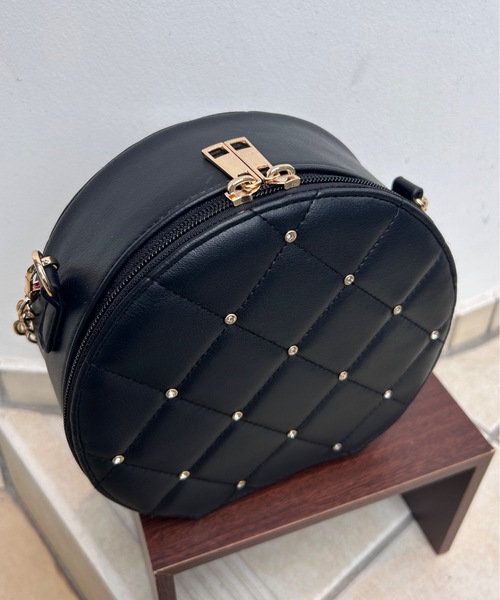 ラウンドキルティングショルダーバッグ（ショルダーバッグ）｜one wayザッカ（ワンウェイザッカ） 8,250円