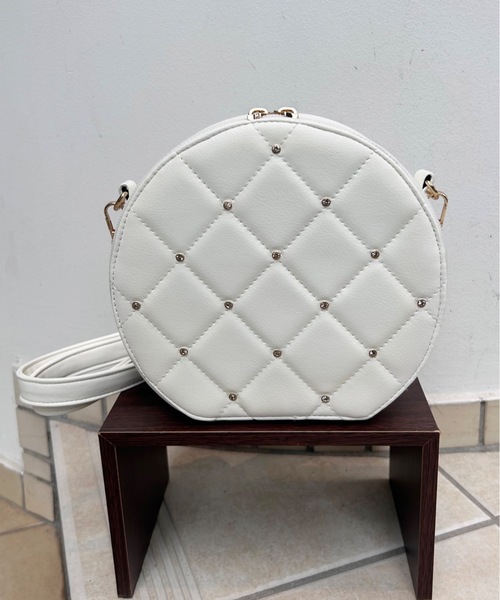 one wayザッカ(ワンウェイザッカ)の「ラウンドキルティングショルダーバッグ(ショルダーバッグ・レディース・ホワイト/ピンク/アイボリー/ブラック・FREE)」の15枚目の写真