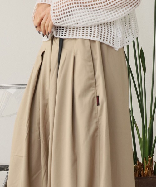 Gramicci(グラミチ)の「Gramicci/グラミチ STRETCH GABARDIN FLARE PANT フレアシルエット ワイドパンツ スカーチョ ガウチョパンツ 2026年 夏 夏服 秋服(その他パンツ・レディース・ブラック/グレー/ネイビー/ベージュ/チャコール/ベージュ系/ネイビー系・L/M/S)」の4枚目の写真