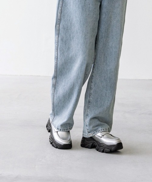 menue(メヌエ)の「【 新色追加 】厚底スニーカーソール コインローファー(ローファー・レディース・シルバー/ブラック/ブラウン・40/39/38/37/36/35)」の16枚目の写真