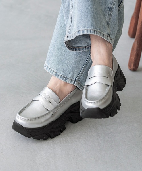 menue(メヌエ)の「【 新色追加 】厚底スニーカーソール コインローファー(ローファー・レディース・シルバー/ブラック/ブラウン・40/39/38/37/36/35)」の12枚目の写真