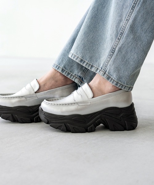 menue(メヌエ)の「【 新色追加 】厚底スニーカーソール コインローファー(ローファー・レディース・シルバー/ブラック/ブラウン・40/39/38/37/36/35)」の13枚目の写真