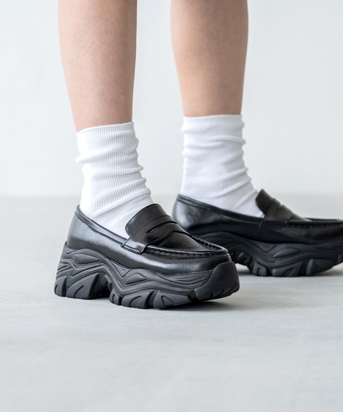 menue(メヌエ)の「【 新色追加 】厚底スニーカーソール コインローファー(ローファー・レディース・シルバー/ブラック/ブラウン・40/39/38/37/36/35)」の4枚目の写真