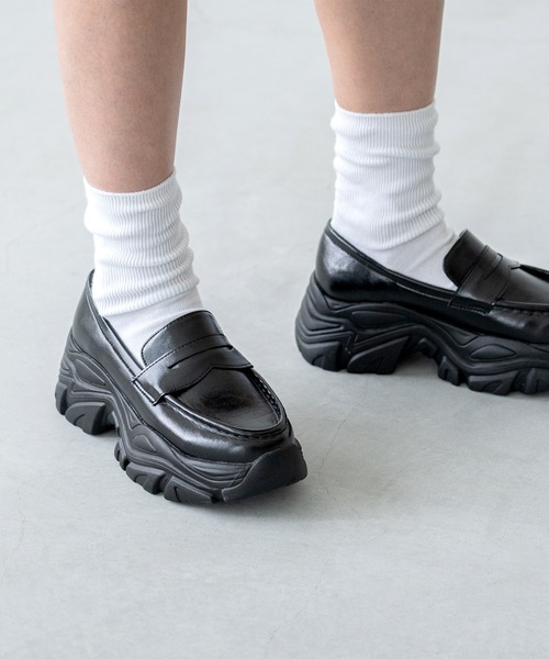 menue(メヌエ)の「【 新色追加 】厚底スニーカーソール コインローファー(ローファー・レディース・シルバー/ブラック/ブラウン・40/39/38/37/36/35)」の5枚目の写真