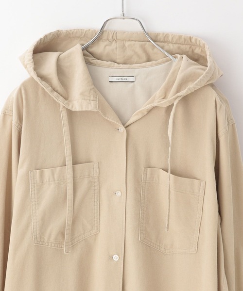 BAYFLOW（ベイフロー）の「[ワンピにも羽織りにも]コーデュロイフードワンピース（ワンピース・レディース・サンドベージュ/ブラウン/グレー・FREE）」の15枚目の写真