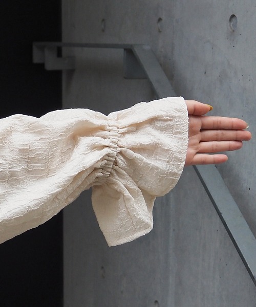 tiptop（ティップトップ）の「フリルクロス2way長袖ブラウス（シャツ/ブラウス・レディース・アイボリー/ブラック/ホワイト系その他/オフホワイト/ブラック系その他・FREE）」の15枚目の写真