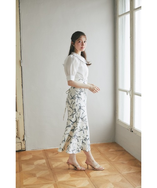 tocco closet(トッコ クローゼット)の「配色メロウフリルブラウス(シャツ/ブラウス・レディース・オフホワイト/ブラック/ブルー・M)」の6枚目の写真