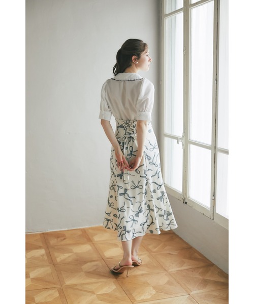 tocco closet(トッコ クローゼット)の「配色メロウフリルブラウス(シャツ/ブラウス・レディース・オフホワイト/ブラック/ブルー・M)」の8枚目の写真