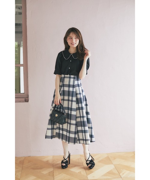 tocco closet(トッコ クローゼット)の「配色メロウフリルブラウス(シャツ/ブラウス・レディース・オフホワイト/ブラック/ブルー・M)」の14枚目の写真