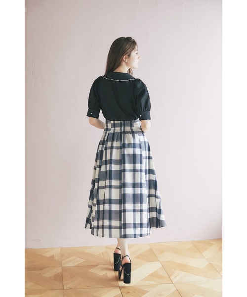 tocco closet(トッコ クローゼット)の「配色メロウフリルブラウス(シャツ/ブラウス・レディース・オフホワイト/ブラック/ブルー・M)」の16枚目の写真