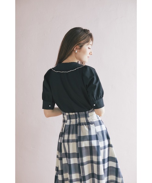tocco closet(トッコ クローゼット)の「配色メロウフリルブラウス(シャツ/ブラウス・レディース・オフホワイト/ブラック/ブルー・M)」の5枚目の写真