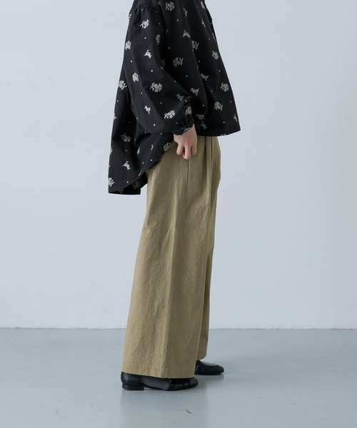 かぐれ（カグレ）の「コットン2タックワイドイージーパンツ（その他パンツ・レディース・チャコールグレー/ベージュ/ブラック・FREE）」の3枚目の写真