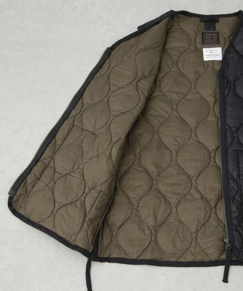 TAION（タイオン）の「TAION/MILITARY V NECK W-ZIP DOWN VT（ダウンジャケット/コート・メンズ・オフホワイト/ブラック・L/M）」の6枚目の写真