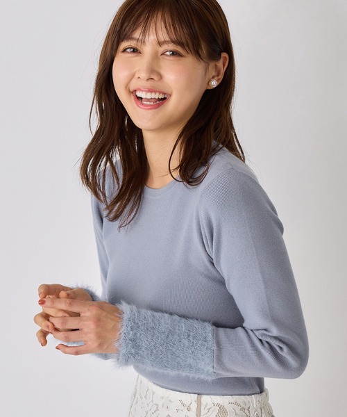 alotta（アロッタ）の「袖口フェザー切替ニットプルオーバー（ニット/セーター・レディース・グレイッシュブルー/ホワイト/ブラック・M/S/LL/L）」の16枚目の写真