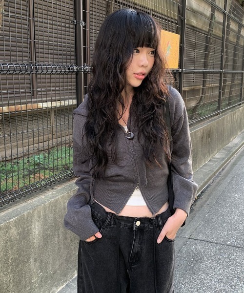 anyonemore（エニワンモア）の「ダブルジップクロップドニットジップパーカー（パーカー・レディース・チャコール・FREE）」の7枚目の写真