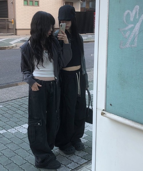 anyonemore（エニワンモア）の「ダブルジップクロップドニットジップパーカー（パーカー・レディース・チャコール・FREE）」の16枚目の写真