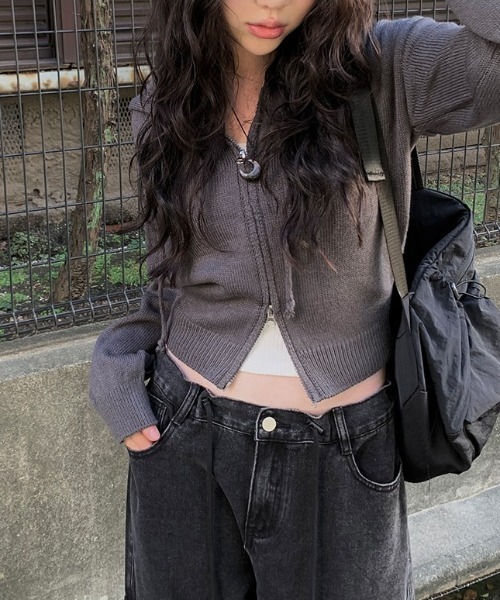 anyonemore（エニワンモア）の「ダブルジップクロップドニットジップパーカー（パーカー・レディース・チャコール・FREE）」の5枚目の写真