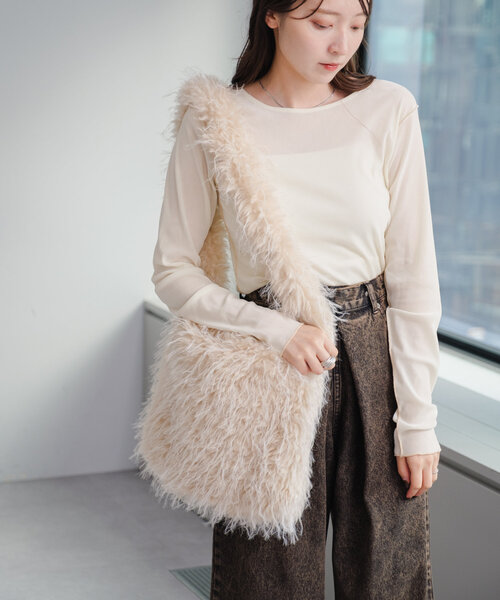 Kastane（カスタネ）の「*ロングファーバッグ（ショルダーバッグ・レディース・アイボリー/グレー/ブラウン・FREE）」の5枚目の写真