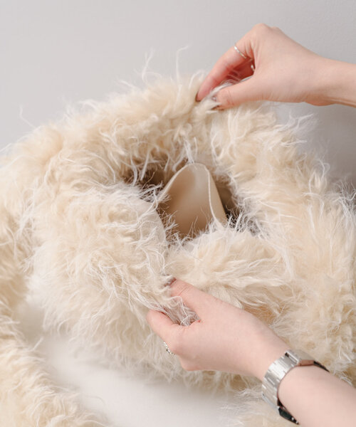 Kastane（カスタネ）の「*ロングファーバッグ（ショルダーバッグ・レディース・アイボリー/グレー/ブラウン・FREE）」の9枚目の写真