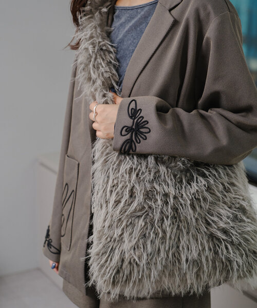 Kastane（カスタネ）の「*ロングファーバッグ（ショルダーバッグ・レディース・アイボリー/グレー/ブラウン・FREE）」の10枚目の写真