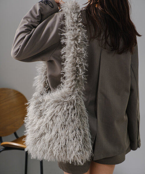 Kastane（カスタネ）の「*ロングファーバッグ（ショルダーバッグ・レディース・アイボリー/グレー/ブラウン・FREE）」の11枚目の写真