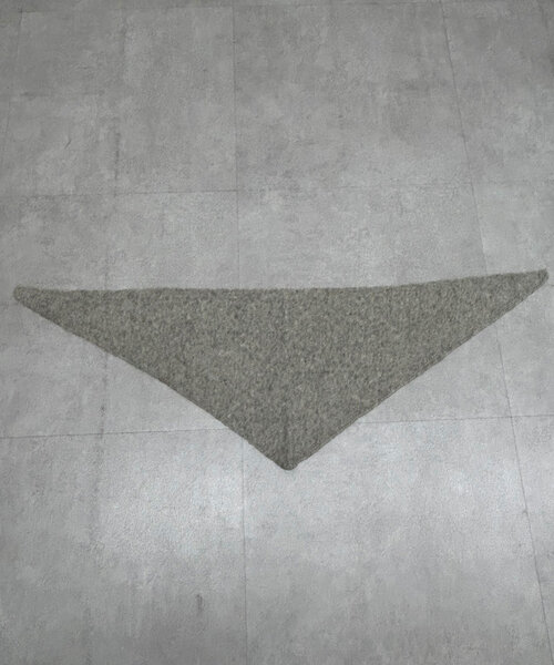 SHENERY（シーナリー）の「起毛スカーフ（ストール/ショール・レディース・グレー/ブラック・FREE）」の13枚目の写真