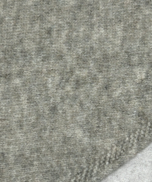 SHENERY（シーナリー）の「起毛スカーフ（ストール/ショール・レディース・グレー/ブラック・FREE）」の14枚目の写真