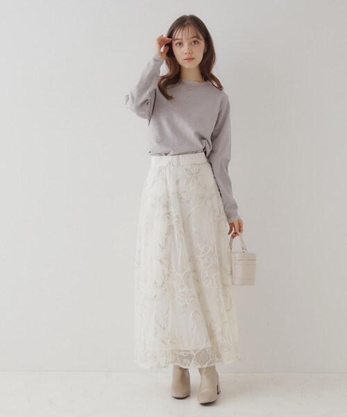 couture brooch（クチュールブローチ）の「【ふわっと揺れる華やぎスカート】ブークレチュールスカート（スカート・レディース・ライトグレー系/アイボリー系/ブラック系・38/36/42/40）」の4枚目の写真