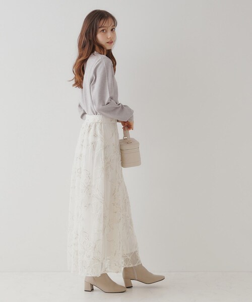 couture brooch（クチュールブローチ）の「【ふわっと揺れる華やぎスカート】ブークレチュールスカート（スカート・レディース・ライトグレー系/アイボリー系/ブラック系・38/36/42/40）」の5枚目の写真