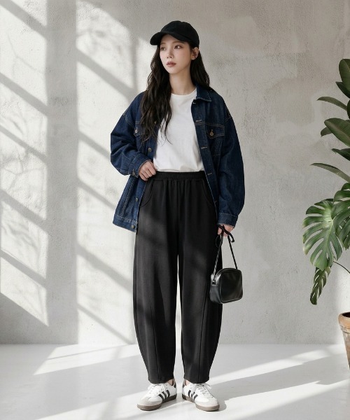 AMELY(エミリー)の「程よいルーズ感でこなれた印象に◎パネルラインカーブパンツ/美脚効果/スタイルアップ/体型カバー(スウェットパンツ・レディース・ベージュ/ブラック/ライトグレー/ダークグレー/ダークブラウン/カーキ/グレー/ホワイト・フリー)」の15枚目の写真