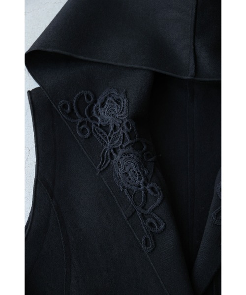 （黒）エレガントなレース装飾のフード付きロングジレベスト（ベスト）｜CAWAII（カワイイ）