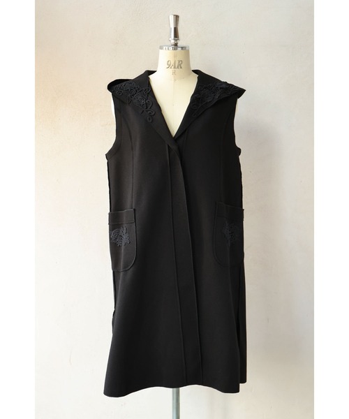 （黒）エレガントなレース装飾のフード付きロングジレベスト（ベスト）｜CAWAII（カワイイ）