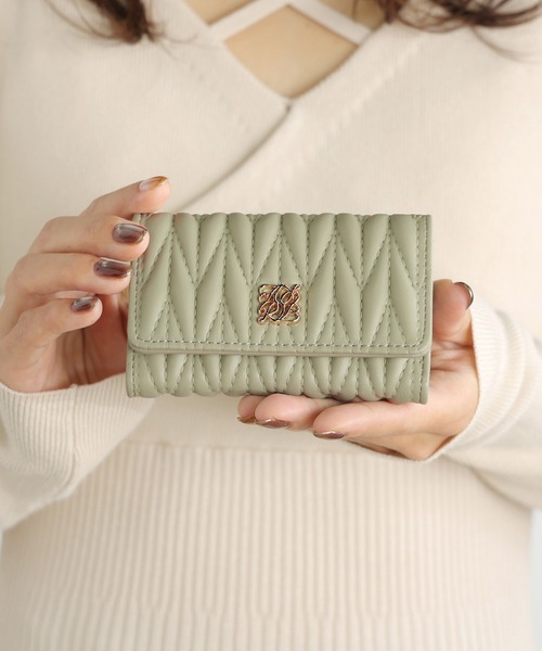 ALTROSE（アルトローズ）の「キーケース 鍵 鍵入れ キルト ロージア（キーケース/キーアクセサリー・レディース・グレイッシュベージュ/アイボリー/ブラック/ブルー/ピンク/ライトグリーン/ライトイエロー/グレー・FREE）」の5枚目の写真