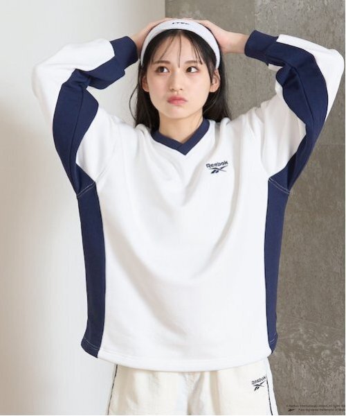 LOVETOXIC（ラブトキシック）の「【Reebok】ルーズスウェット（スウェット・キッズ・オフホワイト/ブラック/ライトグリーン・L:160cm/S:140cm/M:150cm/LL(170cm)）」の5枚目の写真