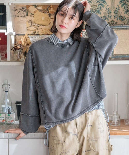 niko and...（ニコアンド）の「リメイクハギ裏毛プルオーバー（スウェット・レディース・ブルー/グレー/イエロー/チャコール・MEDIUM/LARGE）」の6枚目の写真