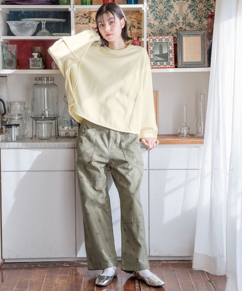 niko and...（ニコアンド）の「リメイクハギ裏毛プルオーバー（スウェット・レディース・ブルー/グレー/イエロー/チャコール・MEDIUM/LARGE）」の8枚目の写真