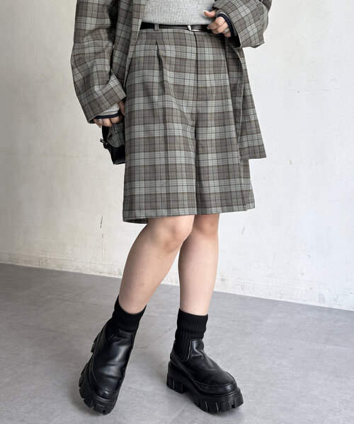 CPCM(シーピーシーエム)の「タックショートパンツ(その他パンツ・レディース・ベージュ系その他/ネイビー/グレー/グレー系その他・FREE)」の1枚目の写真