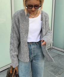 ゴールドボタン付きニットカーディガン