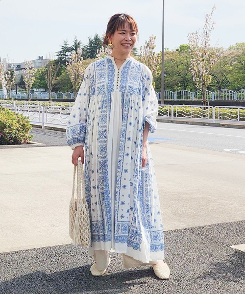 CRAFT STANDARD BOUTIQUE(クラフトスタンダードブティック)の「【追加】パネル柄ウエスト切り替えボリュームワンピース ◆(ワンピース・レディース・チャコールグレー/ブルー/ライトベージュ/ライトグリーン・FREE)」の4枚目の写真