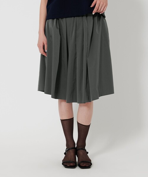 BEAUTY&YOUTH UNITED ARROWS（ビューティーアンドユースユナイテッドアローズ）の「ギャザーフレア ミドルスカート（スカート・レディース・ネイビー/グレー・FREE）」の2枚目の写真