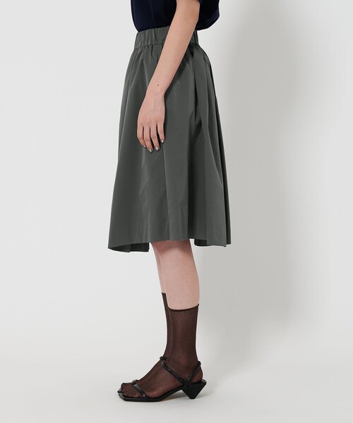 BEAUTY&YOUTH UNITED ARROWS（ビューティーアンドユースユナイテッドアローズ）の「ギャザーフレア ミドルスカート（スカート・レディース・ネイビー/グレー・FREE）」の9枚目の写真